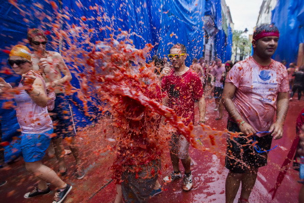 Tây Ban Nha tăng cường an ninh cho Lễ hội ném cà chua Tomatina ảnh 1