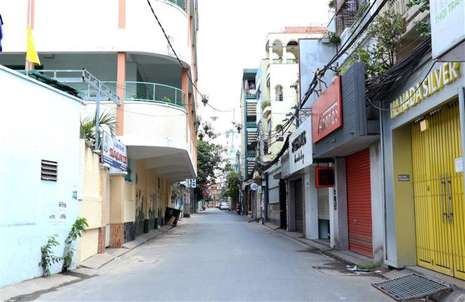 Giao thông TPHCM thông thoáng, các bến xe vắng lặng ảnh 3