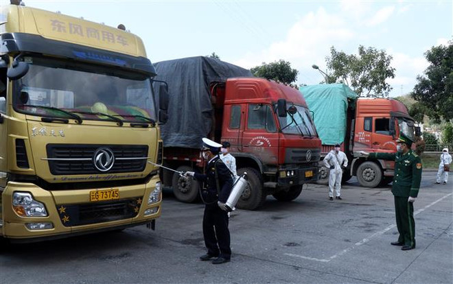 Ách tắc cục bộ hàng hóa nhập khẩu tại cửa khẩu Lào Cai ảnh 1