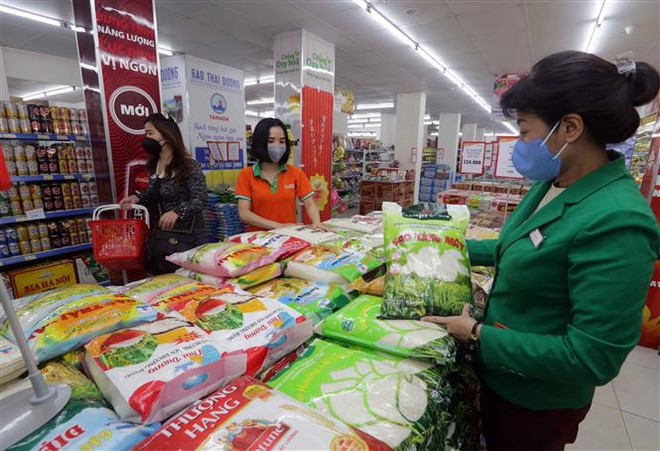 Hệ thống siêu thị, chợ đủ lượng hàng đáp ứng nhu cầu người tiêu dùng ảnh 2