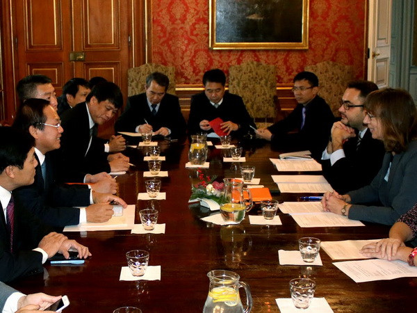 Bộ trưởng Trương Minh Tuấn đánh giá cao tiềm năng hợp tác ICT Việt-Séc ảnh 2