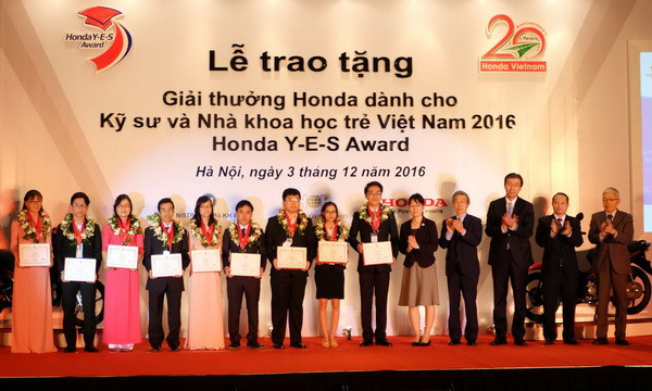 Trao giải thưởng cho kỹ sư và nhà khoa học trẻ Việt Nam 2016 ảnh 1