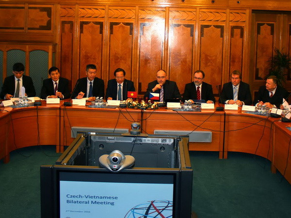 Bộ trưởng Trương Minh Tuấn đánh giá cao tiềm năng hợp tác ICT Việt-Séc ảnh 3