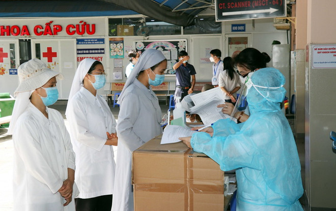 Nét đẹp “đạo-đời” chung tay chống dịch trên thành phố mang tên Bác ảnh 2