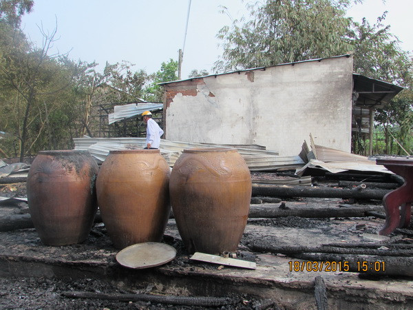 Kiên Giang: Cháy lớn thiêu rụi 3 căn nhà thuộc một gia đình ảnh 2