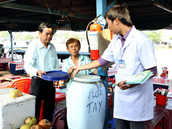 Tăng cường lấy mẫu xét nghiệm để phát hiện sớm nhiễm virus Zika ảnh 1