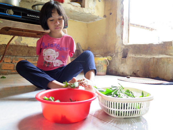 Nghị lực sống của Y Julie - cô bé đa khuyết tật bẩm sinh ở Kon Tum ảnh 2