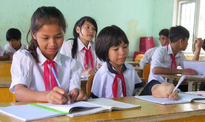 Nghị lực sống của Y Julie - cô bé đa khuyết tật bẩm sinh ở Kon Tum ảnh 1