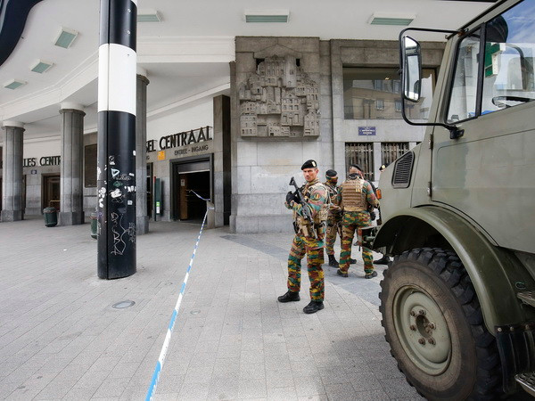 Bỉ tiếp tục duy trì sự hiện diện của quân đội trên đường phố ảnh 1