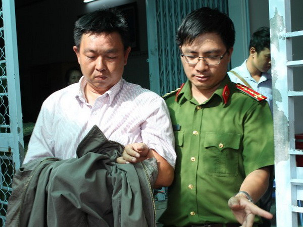  Bắt 3 thanh tra giao thông nhận tiền "bảo kê" hàng chục hãng xe ảnh 1