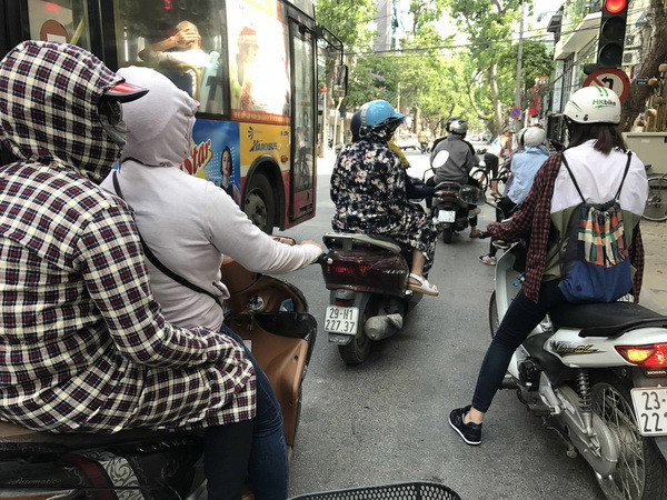 Ngày 3/6, nắng nóng tại Hà Nội và miền Bắc tiếp tục lên đỉnh điểm ảnh 1