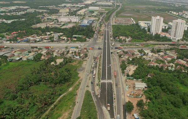 Một góc Thành phố Hồ Chí Minh. (Ảnh: Quang Nhựt/TTXVN) Chấn chỉnh công tác quản lý và sử dụng đất tại Thành phố Hồ Chí Minh ảnh 1