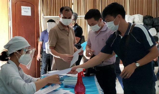 Cuộc đua thời gian giữa tiêm chủng và đợt bùng phát mới ở Campuchia ảnh 1