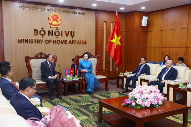 Bộ trưởng Bộ Nội vụ Phạm Thị Thanh Trà tiếp Đoàn Bộ Lễ nghi và Tôn giáo Campuchia do Bộ trưởng Chay Borin làm Trưởng đoàn đang thăm và làm việc tại Việt Nam. (Ảnh: Văn Điệp/TTXVN) ttxvn_3107_pham thi thanh tra campuchia (3).jpg