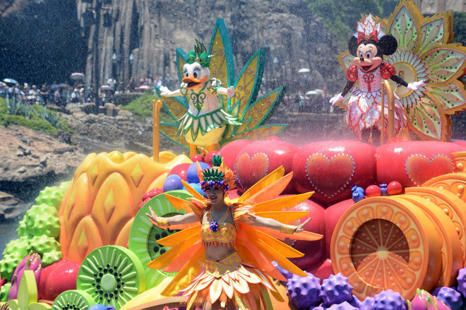 [Photo] Nhật Bản tổ chức lễ vào hè tại Công viên Disneyland ảnh 2