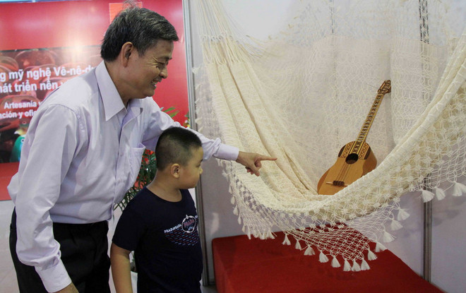 [Photo] Triển lãm thủ công mỹ nghệ Venezuela tại Hà Nội ảnh 1