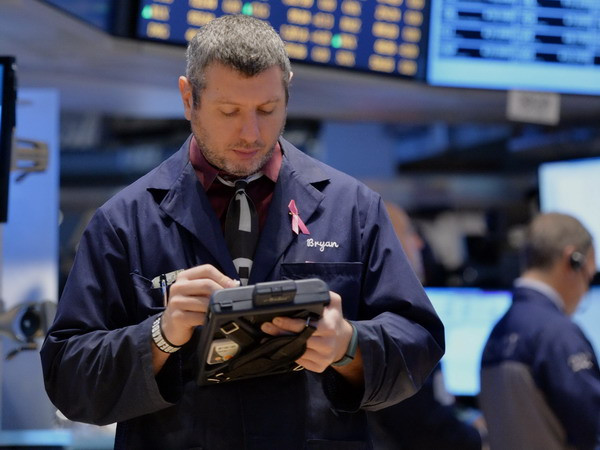 Chứng khoán Mỹ, châu Âu tiếp tục lùi bước phiên thứ 2 liên tiếp ảnh 1