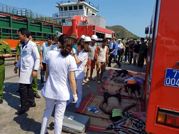 Ba thuyền viên tử vong trong khoang tàu chứa mật mía do bị ngạt ảnh 1