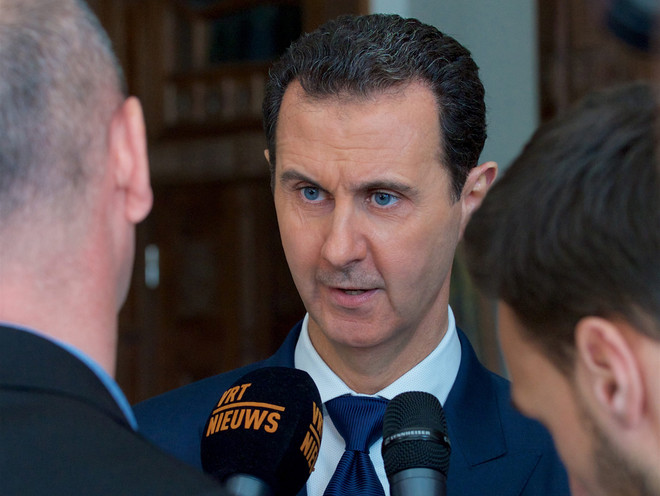 Tổng thống Syria Bashar al-Assad ở giữa. (Ảnh: EPA/TTXVN) Các nghị sỹ Nga lên kế hoạch gặp Tổng thống Syria Bashar al-Assad ảnh 1