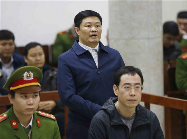 Tạm dừng phiên xử vụ án Lọc hóa dầu Bình Sơn để xác minh tình tiết mới ảnh 1