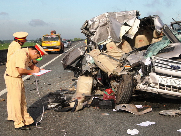 Tai nạn giao thông tăng cao trên toàn quốc trong ngày 1/9 ảnh 1