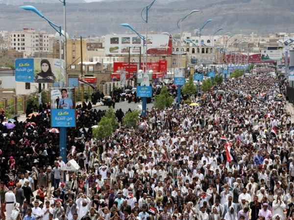 Yemen: Hàng chục nghìn người biểu tình phản đối chính phủ ảnh 1