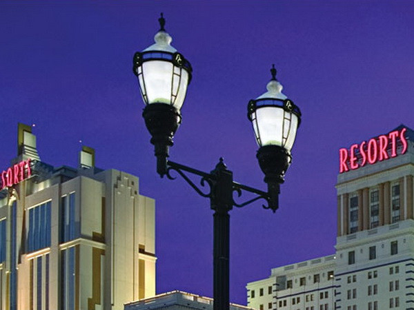 Jakarta thay toàn bộ đèn đường để tiết kiệm năng lượng ảnh 1