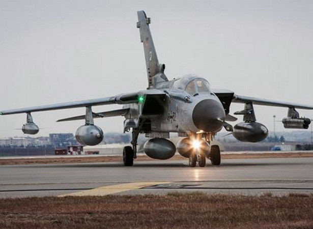 Máy bay Tornado của Đức bắt đầu do thám các mục tiêu của IS ảnh 1