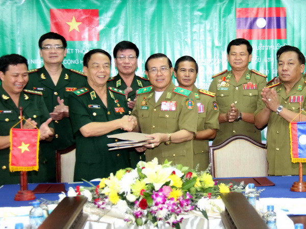 Cửa khẩu Lao Bảo-Danhsavanh: Xuất nhập cảnh "một cửa, một lần dừng" ảnh 1