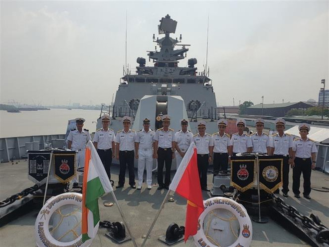 Tàu tên lửa của Lữ đoàn 167 huấn luyện chung với Hải quân Ấn Độ ảnh 1