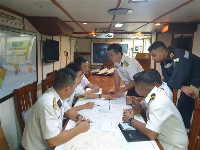 Tàu tên lửa của Lữ đoàn 167 huấn luyện chung với Hải quân Ấn Độ ảnh 3