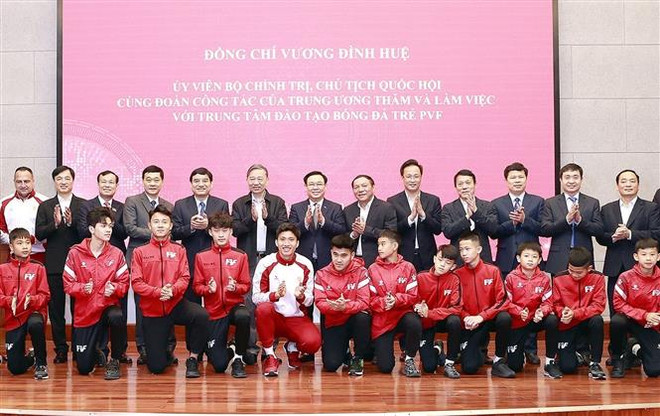 Chủ tịch Quốc hội Vương Đình Huệ thăm, làm việc tại tỉnh Hưng Yên ảnh 2