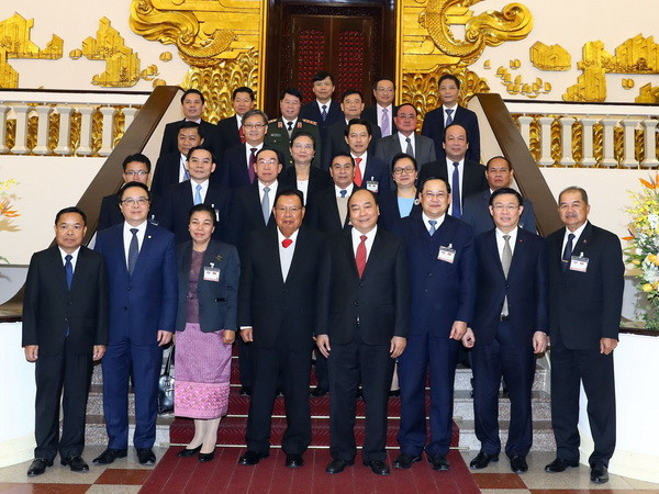 Thủ tướng Nguyễn Xuân Phúc hội kiến Tổng Bí thư, Chủ tịch nước Lào ảnh 2