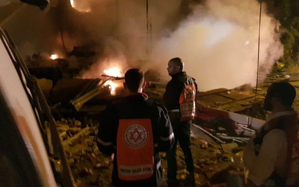 Israel: Nổ lớn ở thành phố Tel Aviv, nhiều người thương vong ảnh 1