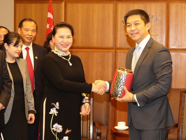 Việt Nam coi trọng phát triển quan hệ Đối tác chiến lược với Singapore ảnh 3