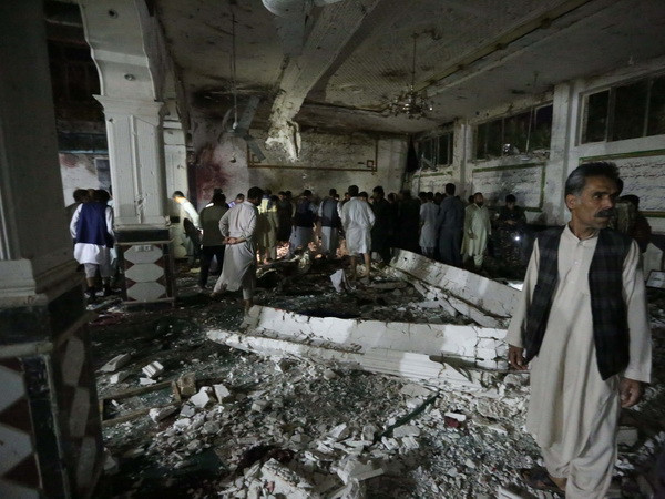 IS thừa nhận tấn công liều chết tại thánh đường Hồi giáo ở Herat ảnh 1