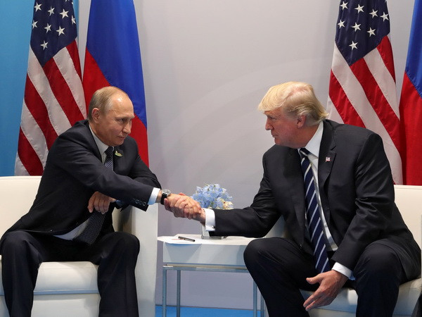 Tổng thống Mỹ Donald Trump phê chuẩn dự luật trừng phạt Nga ảnh 1