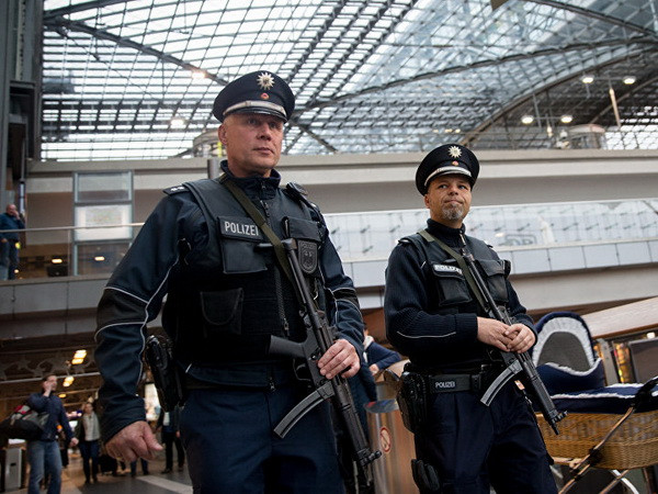 Đức cảnh báo có hàng nghìn tay súng IS đang quay trở về EU ảnh 1