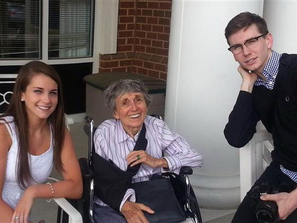 Cô y tá trong bức ảnh Thế Chiến II nổi tiếng qua đời ở tuổi 92 ảnh 2