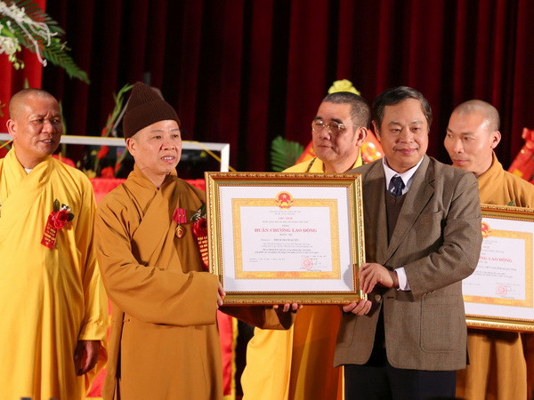 Giáo hội Phật giáo tỉnh Quảng Ninh nhận Huân chương Lao động ảnh 1