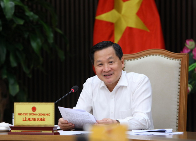 Phó Thủ tướng Lê Minh Khái phát biểu. (Ảnh: An Đăng/TTXVN) Phó Thủ tướng Lê Minh Khái: Phải phản ứng chính sách nhanh hơn ảnh 1