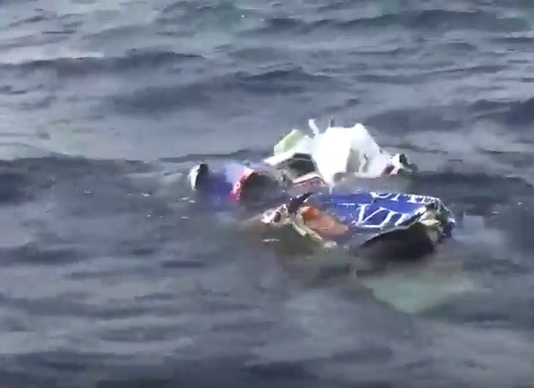 Đã xác định các mảnh vỡ thu được trên biển là của máy bay CASA-212 ảnh 1