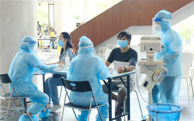 ​TP.HCM: Đặt lịch cho người bị hoãn tiêm vaccine COVID-19 ảnh 1