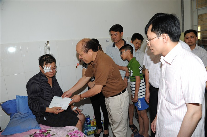 Vụ nhà sập ở Cao Bằng: Ba bố con sống sót đã qua cơn nguy kịch ảnh 1