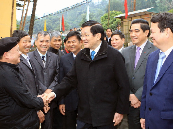 Chủ tịch nước thăm và chúc Tết đồng bào, chiến sỹ Lào Cai ảnh 1