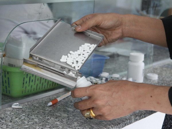 19 cán bộ y tế phơi nhiễm với HIV đã được điều trị dự phòng kịp thời ảnh 1