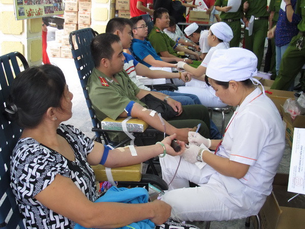 Thành phố Hồ Chí Minh vận động được hơn 100.000 đơn vị máu ảnh 1