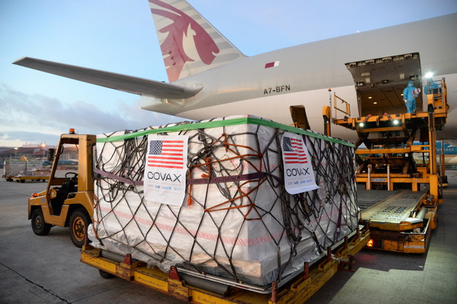 Hình ảnh vaccine Moderna phòng COVID-19 về đến sân bay Nội Bài ảnh 6