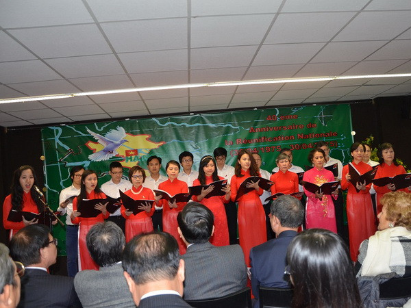 Kỷ niệm 125 năm ngày sinh Chủ tịch Hồ Chí Minh tại Pháp ảnh 1