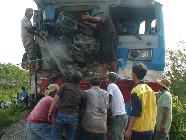 Tai nạn đường sắt nghiêm trọng ở Đồng Nai, lái tàu bị thương nặng ảnh 1